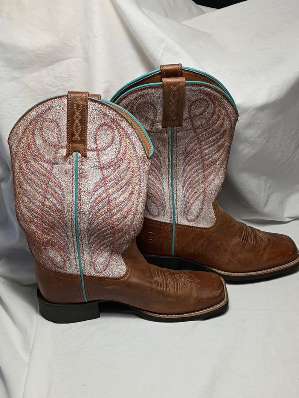 Ariat Round Up Wide Square Toe Teal And Pink Detailing Women's Size 6C Western